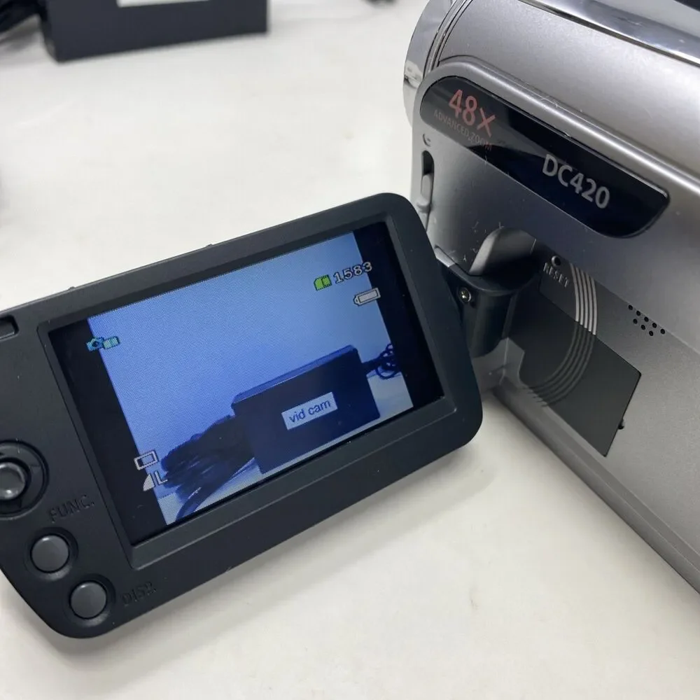 Canon DC420 Mini DVD Digital Camcorder Model 48x Advance Zoom 2000 Digital Zoom